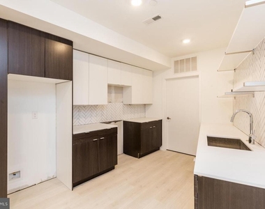 1247 N 27th Street - Photo Thumbnail 4