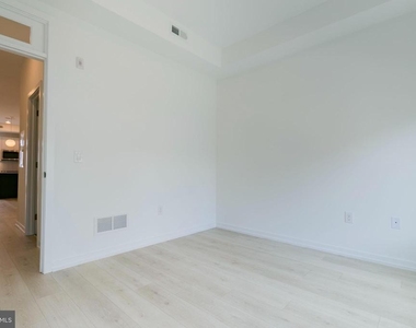 1230 N Taney Street - Photo Thumbnail 5