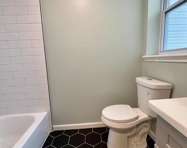 2131 W Master Street - Photo Thumbnail 9