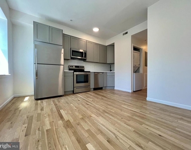 2131 W Master Street - Photo Thumbnail 3