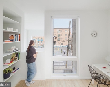 1154 N Lee Street - Photo Thumbnail 5