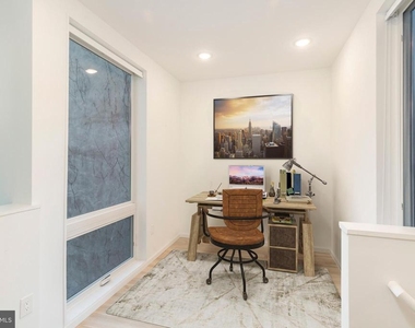 1154 N Lee Street - Photo Thumbnail 4