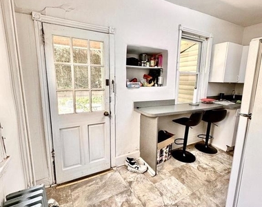 331 Lyceum Avenue - Photo Thumbnail 6