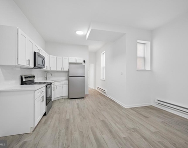 247 W Berkley Street - Photo Thumbnail 6