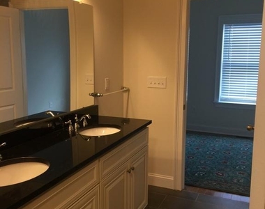 4080 Spring Garden St - Photo Thumbnail 6