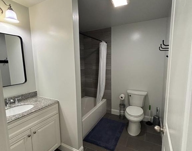 4080 Spring Garden St - Photo Thumbnail 18