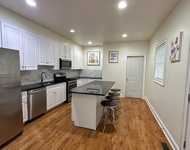 4080 Spring Garden St - Photo Thumbnail 2