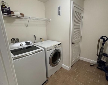 4080 Spring Garden St - Photo Thumbnail 10