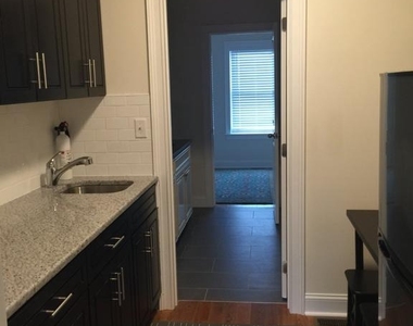 4080 Spring Garden St - Photo Thumbnail 4