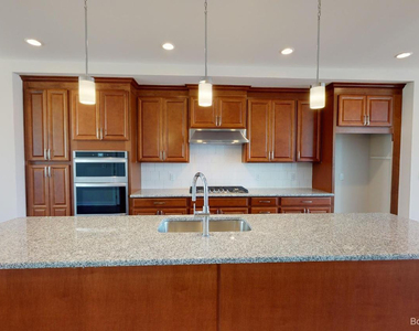 2704 S Spurway Drive - Photo Thumbnail 5