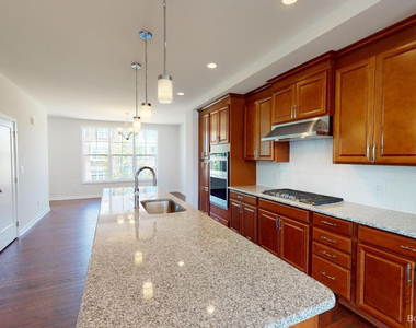 2704 S Spurway Drive - Photo Thumbnail 6