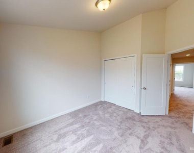 2704 S Spurway Drive - Photo Thumbnail 18
