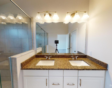 2704 S Spurway Drive - Photo Thumbnail 15