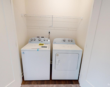 2704 S Spurway Drive - Photo Thumbnail 16