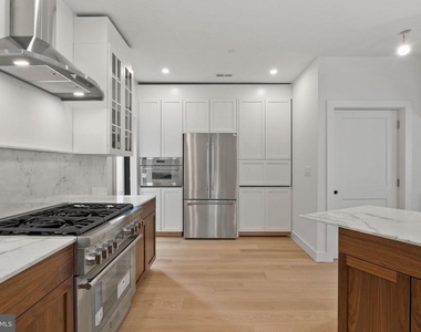 706 Latona Street - Photo Thumbnail 4