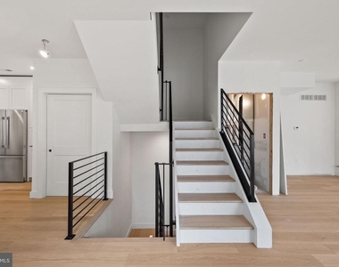 706 Latona Street - Photo Thumbnail 12