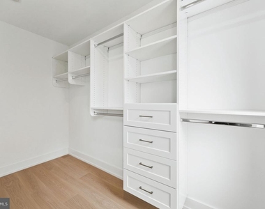 706 Latona Street - Photo Thumbnail 19