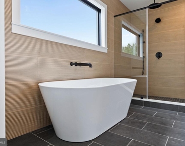 706 Latona Street - Photo Thumbnail 18