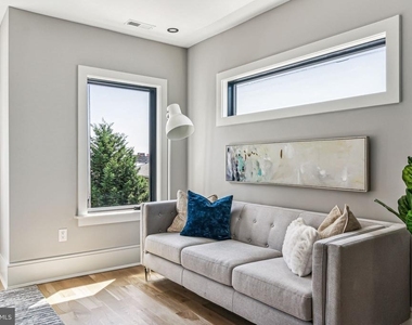 706 Latona Street - Photo Thumbnail 8