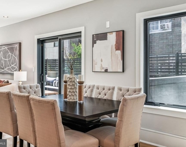 706 Latona Street - Photo Thumbnail 9