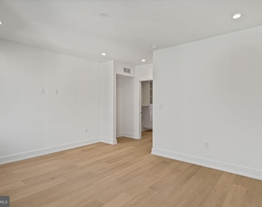 706 Latona Street - Photo Thumbnail 13