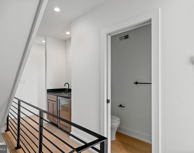 706 Latona Street - Photo Thumbnail 21