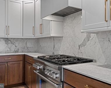 706 Latona Street - Photo Thumbnail 5