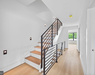 706 Latona Street - Photo Thumbnail 17