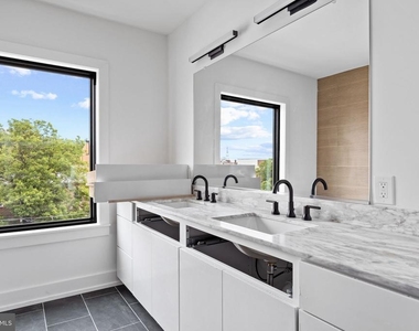 706 Latona Street - Photo Thumbnail 9