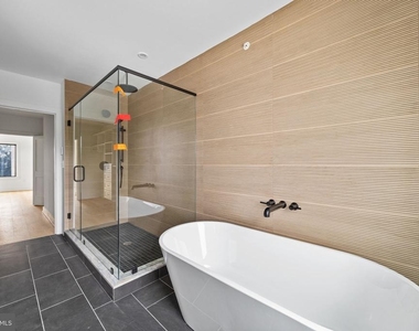 706 Latona Street - Photo Thumbnail 8