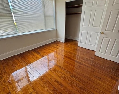 2617 S 68th Street - Photo Thumbnail 4