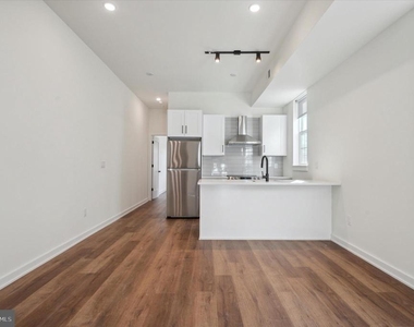 2513 N Howard Street - Photo Thumbnail 5