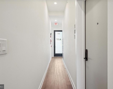 2513 N Howard Street - Photo Thumbnail 11