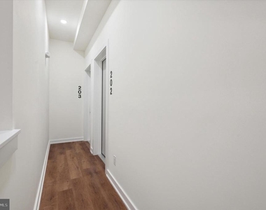 2513 N Howard Street - Photo Thumbnail 10