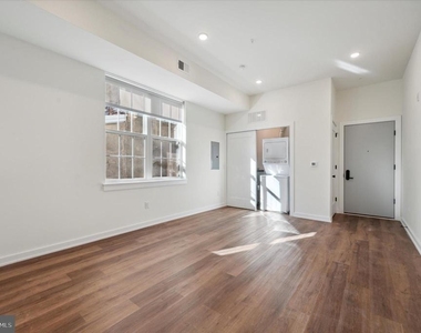 2513 N Howard Street - Photo Thumbnail 1