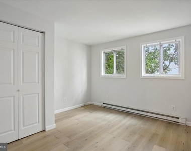 2143 E Albert Street - Photo Thumbnail 10