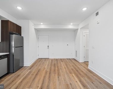 4324 Lancaster Avenue - Photo Thumbnail 16