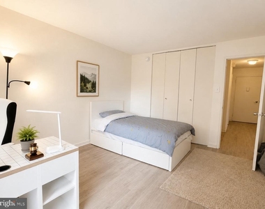 224 W Rittenhouse Square - Photo Thumbnail 7
