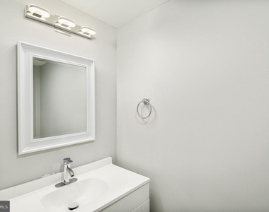 1443 N 8th Street - Photo Thumbnail 4