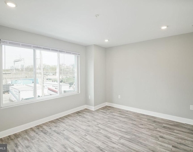 1443 N 8th Street - Photo Thumbnail 5
