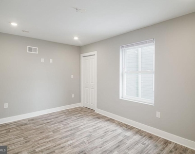 1443 N 8th Street - Photo Thumbnail 7