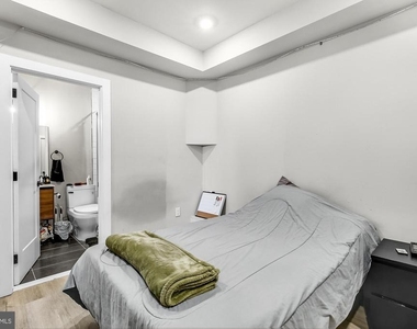 3965 Lancaster Avenue - Photo Thumbnail 8