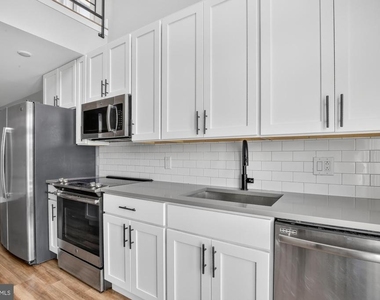 3965 Lancaster Avenue - Photo Thumbnail 12