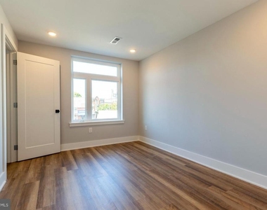 3965 Lancaster Avenue - Photo Thumbnail 9