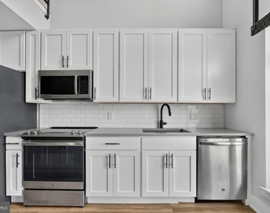 3965 Lancaster Avenue - Photo Thumbnail 10