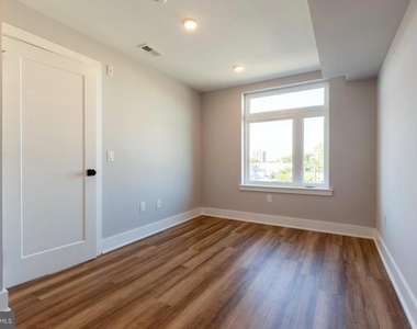 3965 Lancaster Avenue - Photo Thumbnail 15