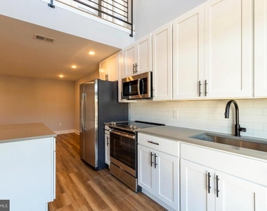 3965 Lancaster Avenue - Photo Thumbnail 5