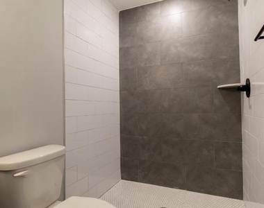 3965 Lancaster Avenue - Photo Thumbnail 7