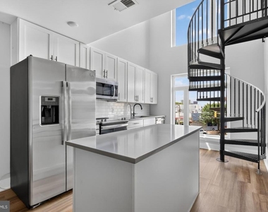 3965 Lancaster Avenue - Photo Thumbnail 9