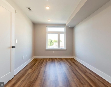 3965 Lancaster Avenue - Photo Thumbnail 13